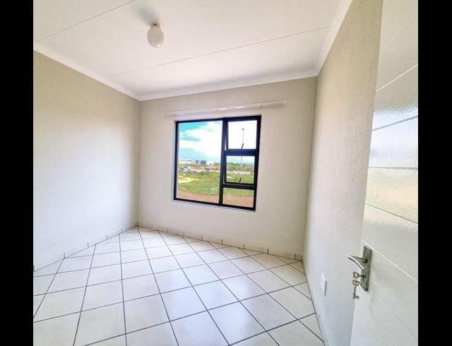 2 BEDROOM HOUSE FOR SALE IN LENASIA SOUTH